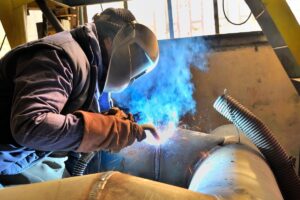 Spawanie dużego elementu