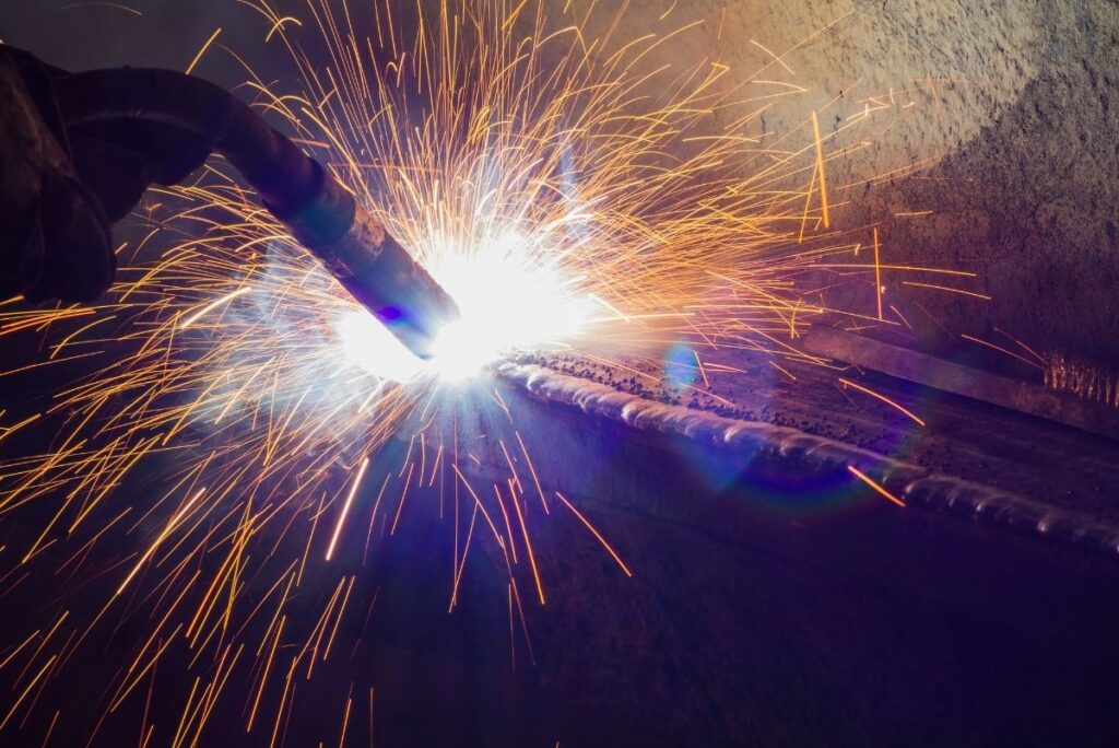 Estetyczna spoina metalu