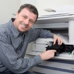 Montaż nowego tonera